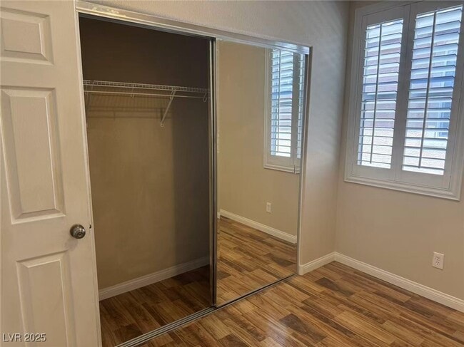 Building Photo - 9113 W Parkstone Ave