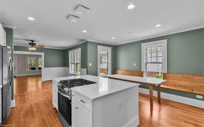 Building Photo - 213 Westover Terrace