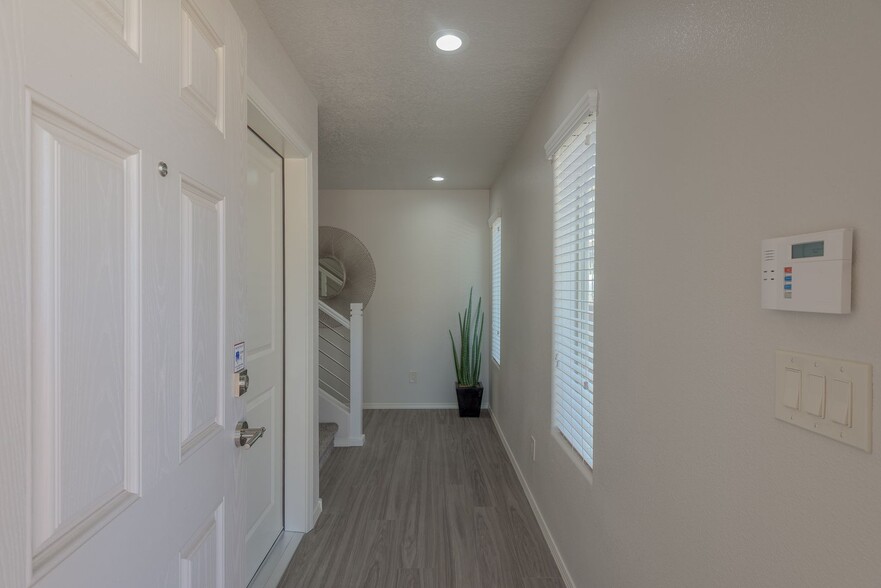 Interior Photo - Horizon Village