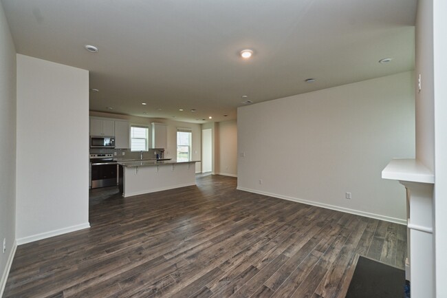 Building Photo - 5373 Bellflower Hls