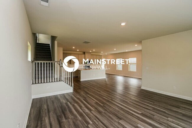 Building Photo - 4 Bedroom Pet-Friendly Home in Charlotte, NC with Main Street Renewal