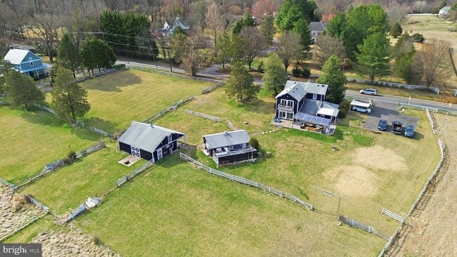 Building Photo - 11641 Glen Rd