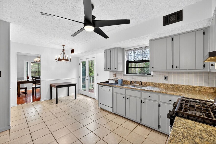 Building Photo - 145 N Bend Trail