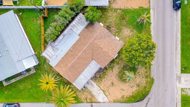 Building Photo - Just Reduced!  2/2/1 with  RENOVATED baths & kitchen, fenced yard, NEW lvp flooring and a OVERSIZ...