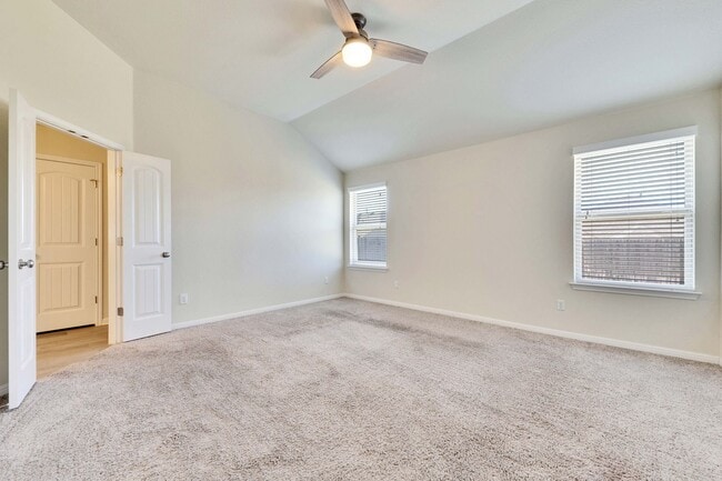 Building Photo - Amazing 4 bed, 2 bath home in North East Austin!