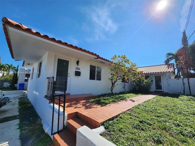 Primary Photo - 1828 NW 4th St