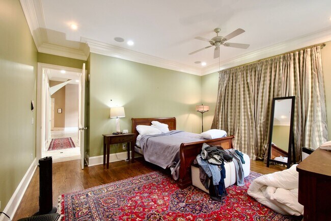 Building Photo - Executive Golf Course Rental in Moores Mil...