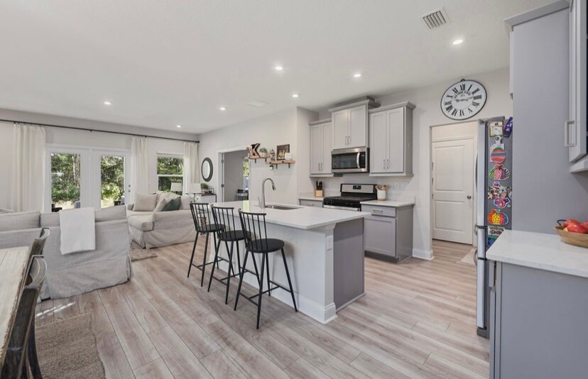 Building Photo - 116 Meadow Creek Dr