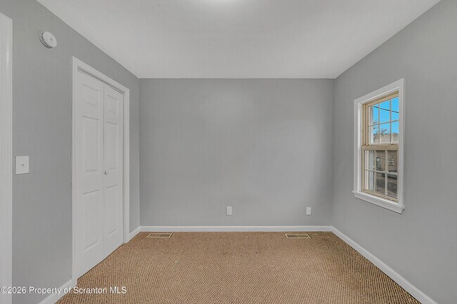 Building Photo - 1009 W Lackawanna Ave