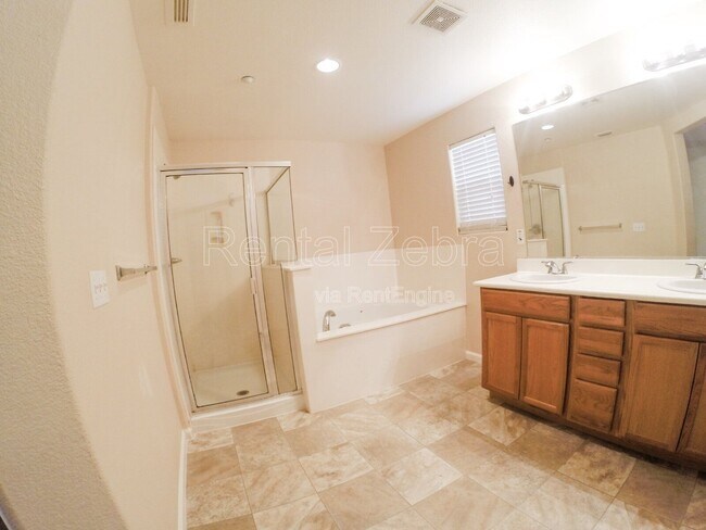 Building Photo - 103 Pelican St