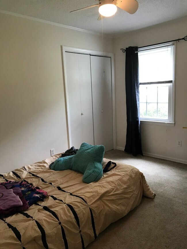 Building Photo - Affordable 3 Bedroom 1 Bathroom Home