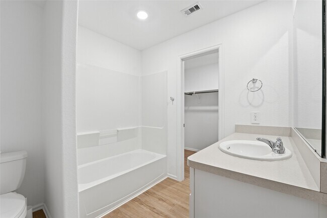 Building Photo - 213 Rustic Ridge Cir