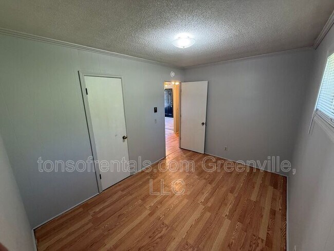 Building Photo - 133 C Pleasant Drive
