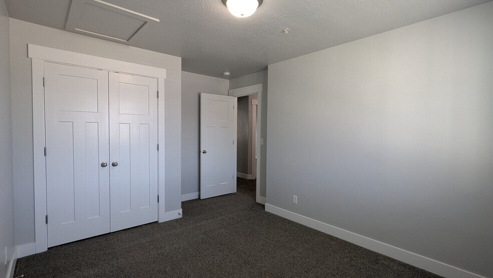 Building Photo - 2457 W 500 S