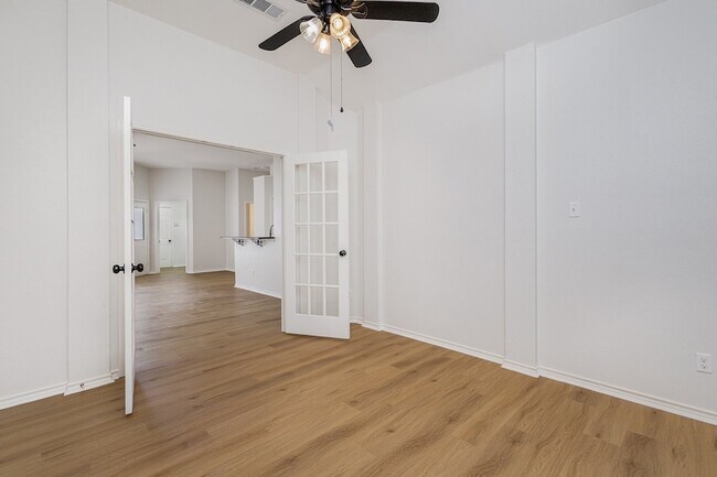Building Photo - 745 Amhurst Ct
