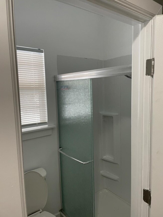 Building Photo - 779 Seymour Ave