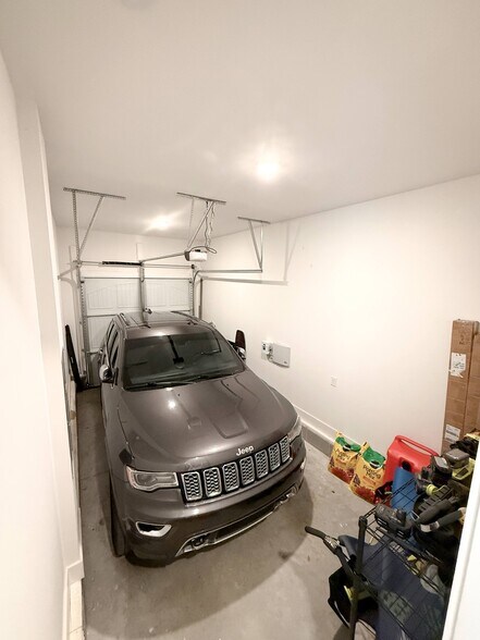 Building Photo - 2010 14th Ave N