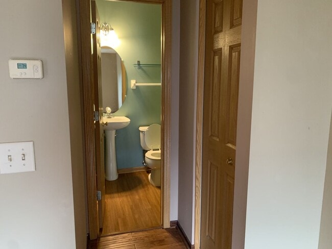 Building Photo - Beautiful 2 Bed/1.5 Bath townhome, with extra large open concept living space - Available Mar 1