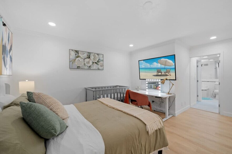 Building Photo - 5048 Bluff Pl