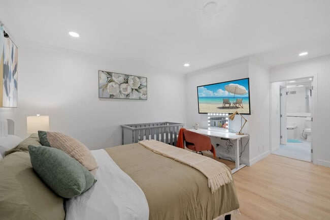 Building Photo - 5048 Bluff Pl