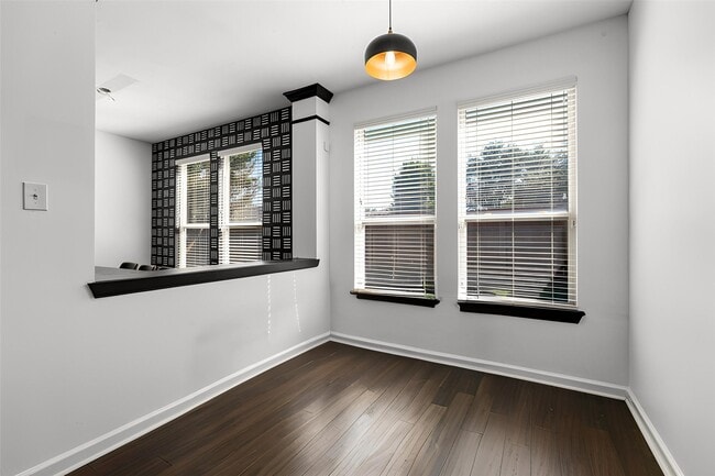 Building Photo - 5350 Brookway Dr