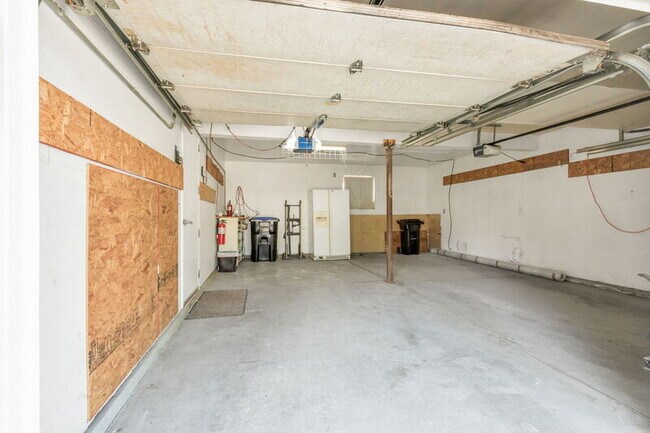 Building Photo - 6128 W 84th Ave