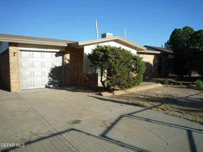 Building Photo - 10708 Levelland Pl