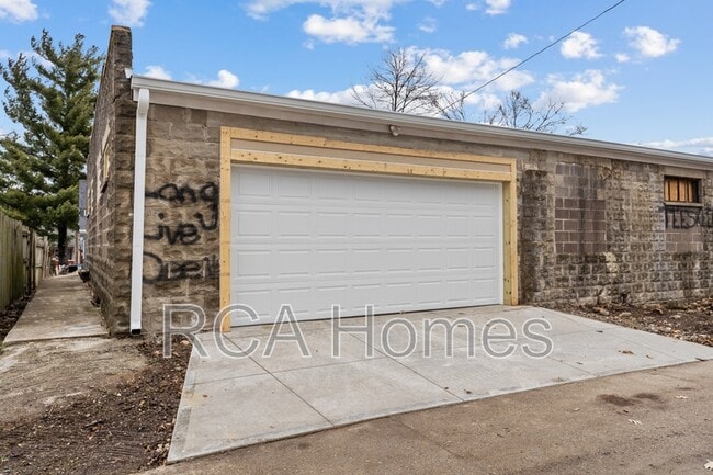 Building Photo - 1009 36th St