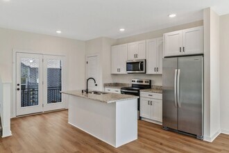 Building Photo - 310 Cedar St