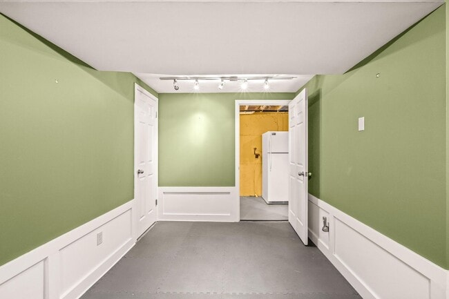 Building Photo - Elegant Grant Park Craftsman with Wine Cel...