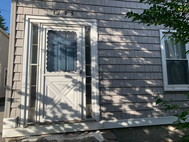 Building Photo - 1175 Broadway