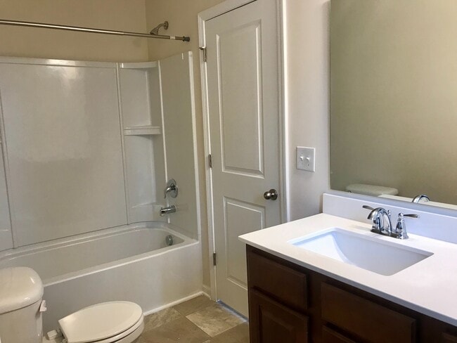 Building Photo - BEAUTIFUL! 4 Bedrooms/3.5 baths in Wild Wing. Spacious & Tons of space!