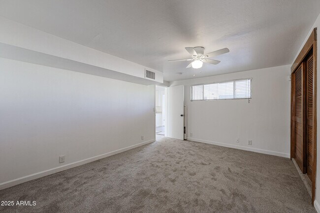 Building Photo - 4122 N 6th Ave