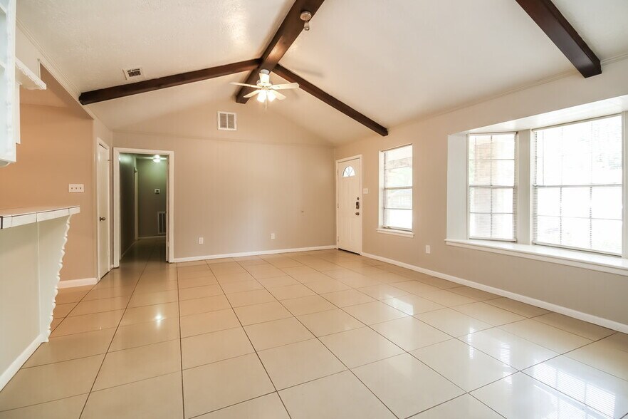 Building Photo - 111 Belvedere Dr