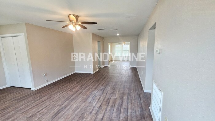 Building Photo - 121 Melanie Ln