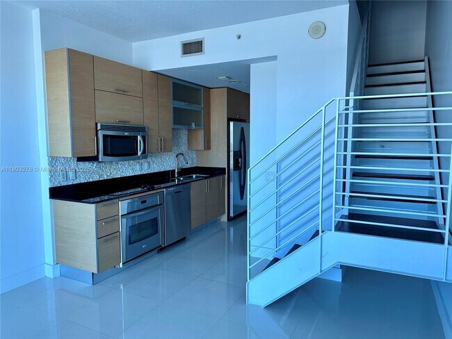 Building Photo - 60 SW 13th St