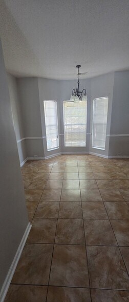 Building Photo - 6434 Parkway Trace