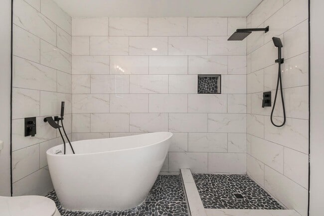 Building Photo - 904 Smith St SW