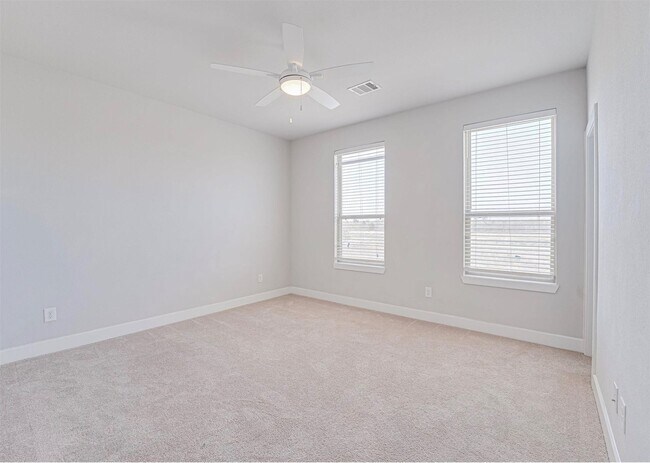 Building Photo - 389 N Centro Cir