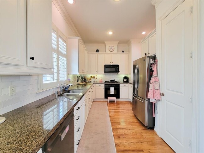 Building Photo - 1421 Bremond St