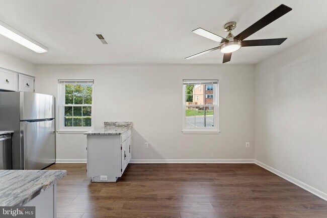 Building Photo - 15001 Cherrydale Dr