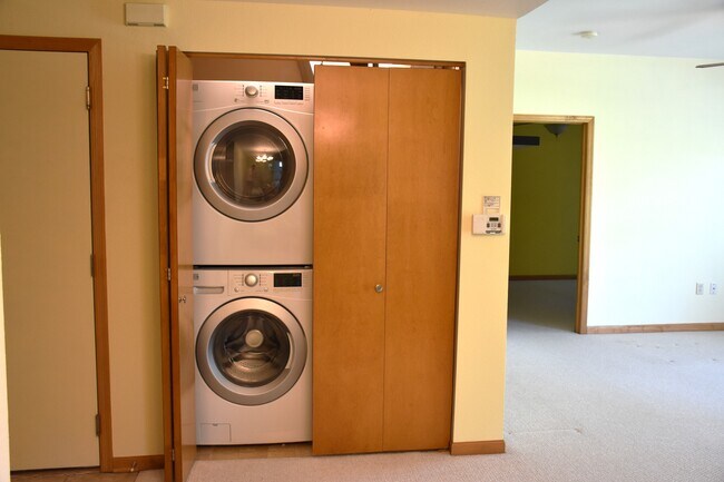 Building Photo - 13360 Fond du Lac Ave