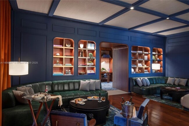 Building Photo - 2655 S Bayshore Dr