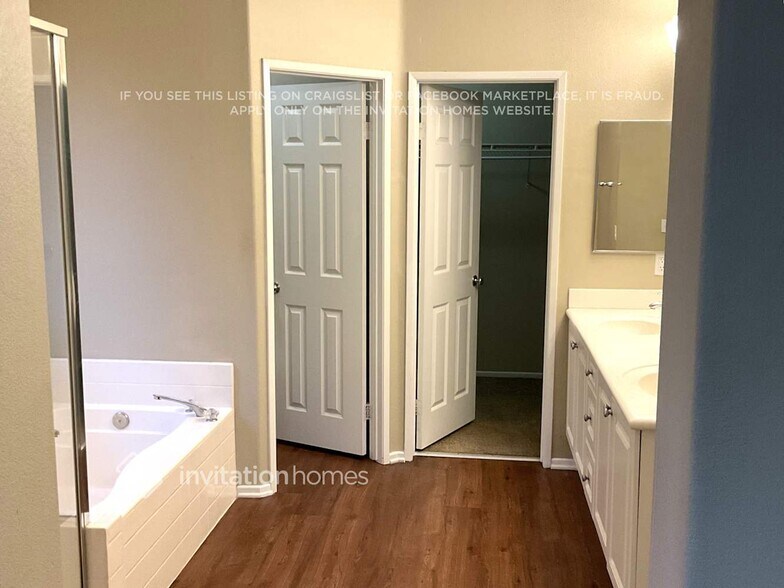 Building Photo - 928 Glendora Dr