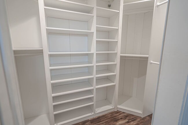 Building Photo - COMING SOON! Amazing 6 Bedroom Home for Rent in Canyon Country!