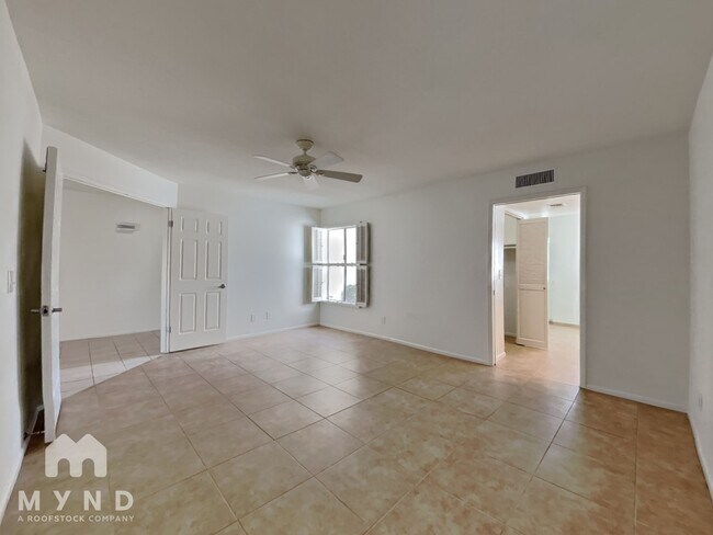 Building Photo - 8176 E Del Cuarzo Dr
