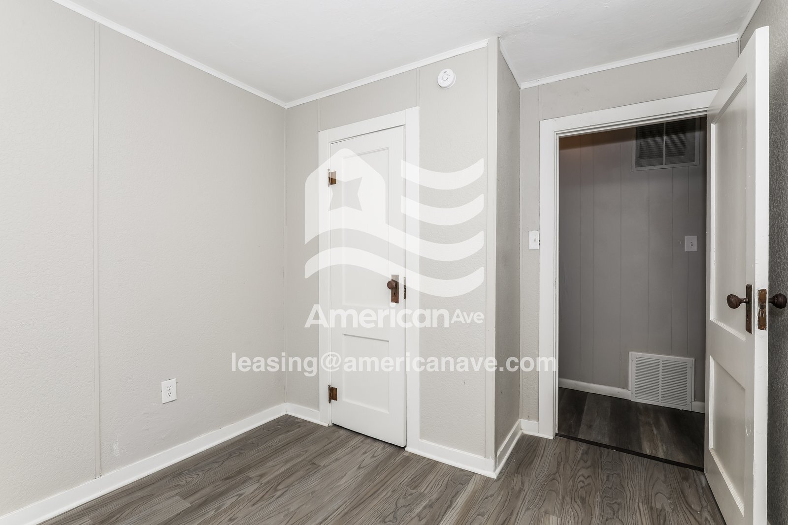 Building Photo - 609 W 33rd St