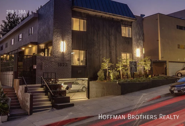 Building Photo - 1825 N Fuller Ave
