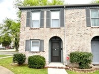 Building Photo - 230 Marinawoods Dr SE