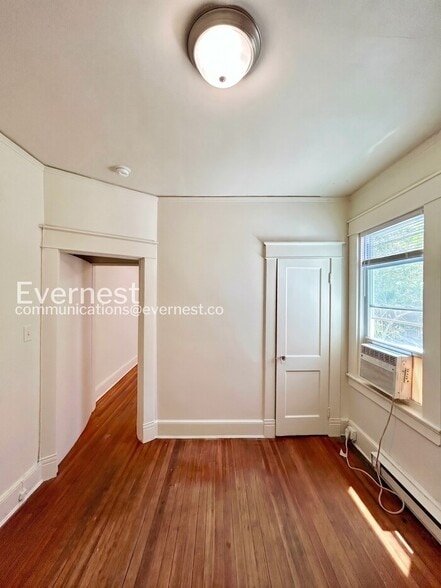 Building Photo - 3114 Barton Ave